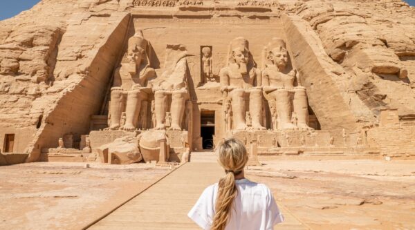 Woman travels in Egypt