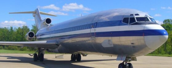 Boeing 727-223 in Angola