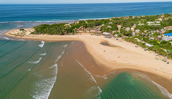 Explore a Praia de Tofo: Natureza, Mar e Emoções garantidas